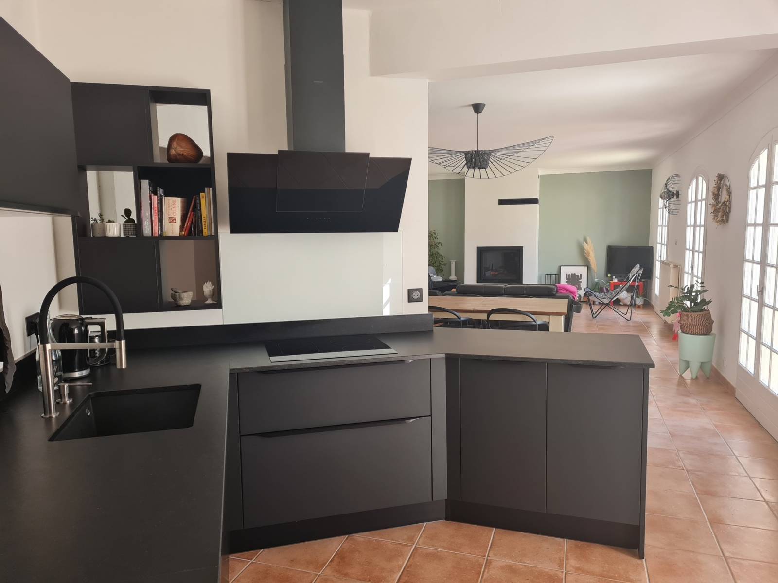 Conception d'une cuisine ouverte avec équipement à Avignon