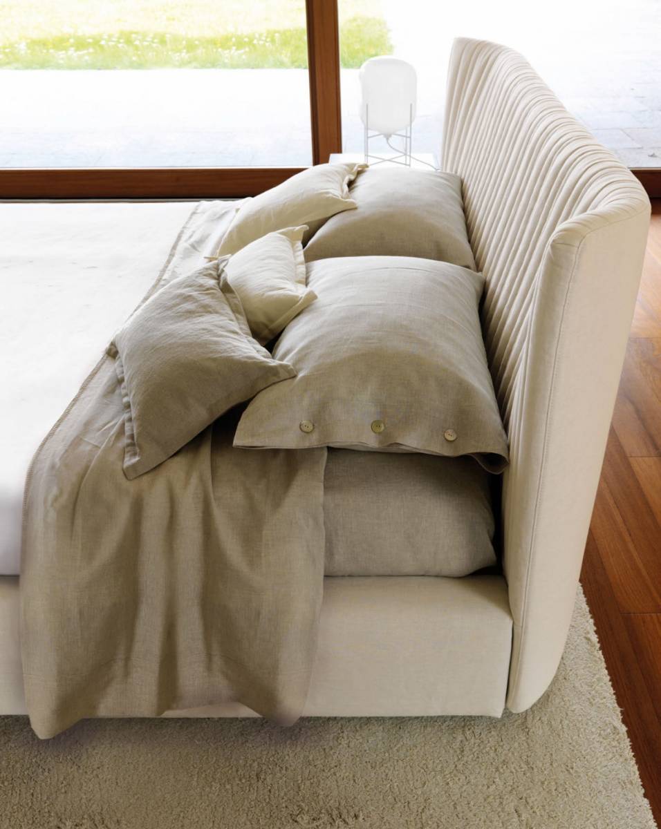 Lit original et élégant sur Monteux dans le Vaucluse