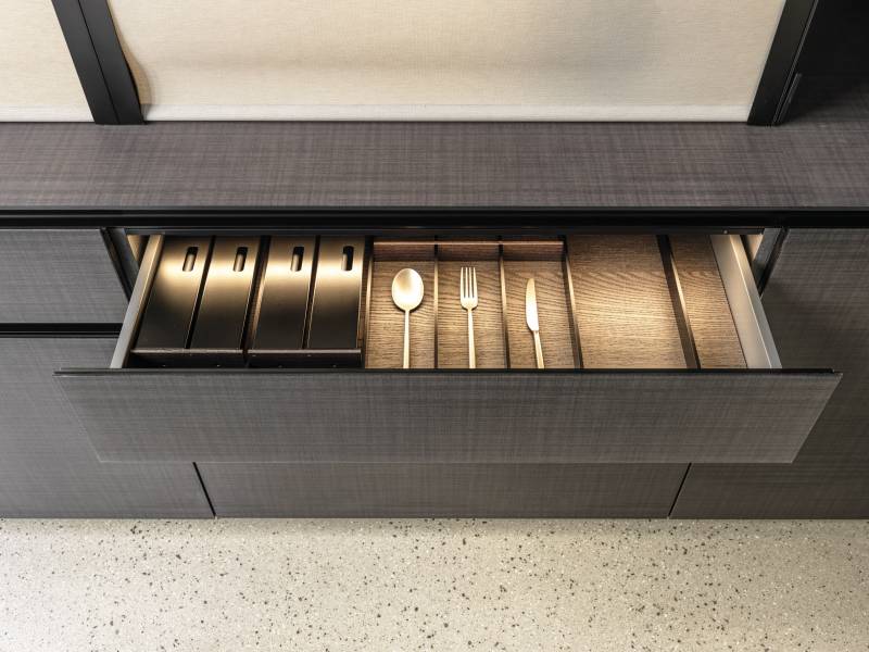 Cuisine moderne haut de gamme avec rangement optimisé à Biarritz